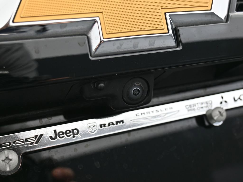 Used 2025 Chevrolet Traverse LT image 41