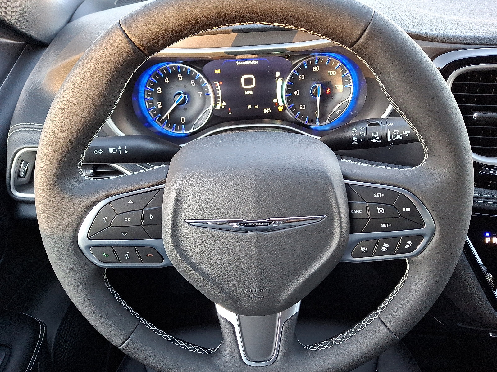 New 2026 Chrysler Pacifica Select AWD/4WD image 15