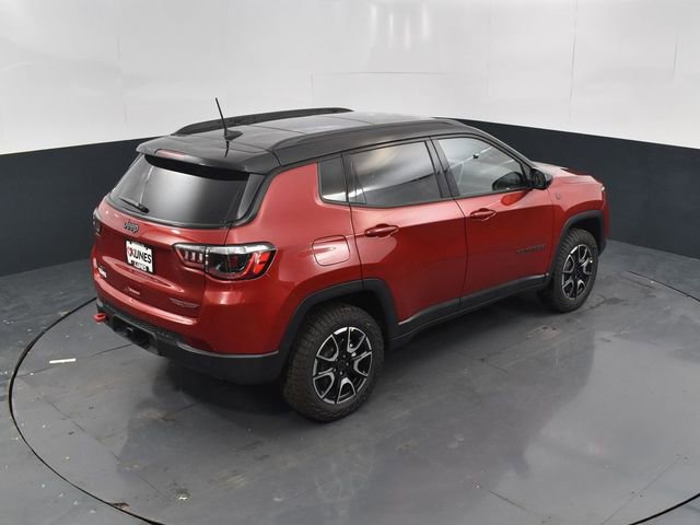 New 2026 Jeep Compass Trailhawk w/ Sun, Sound & Navigation Group AWD/4WD image 40