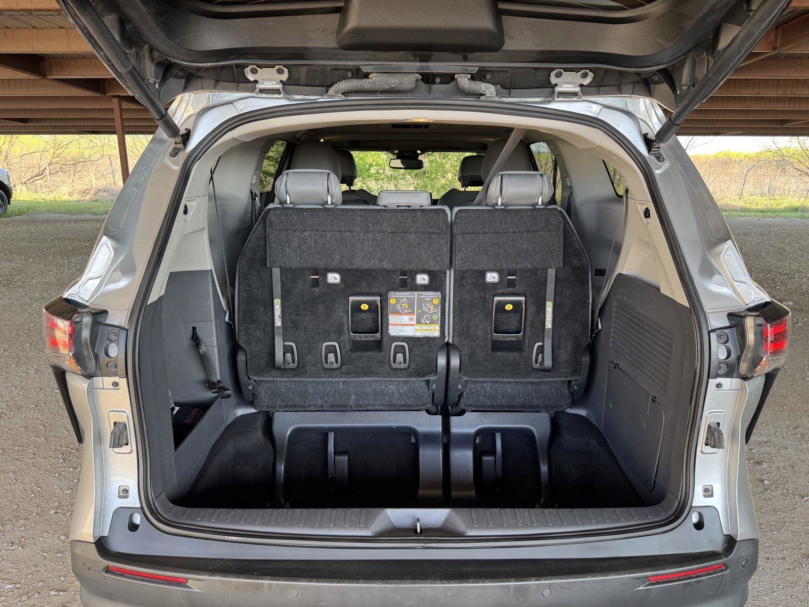 Used 2024 Toyota Sienna XLE FWD image 34