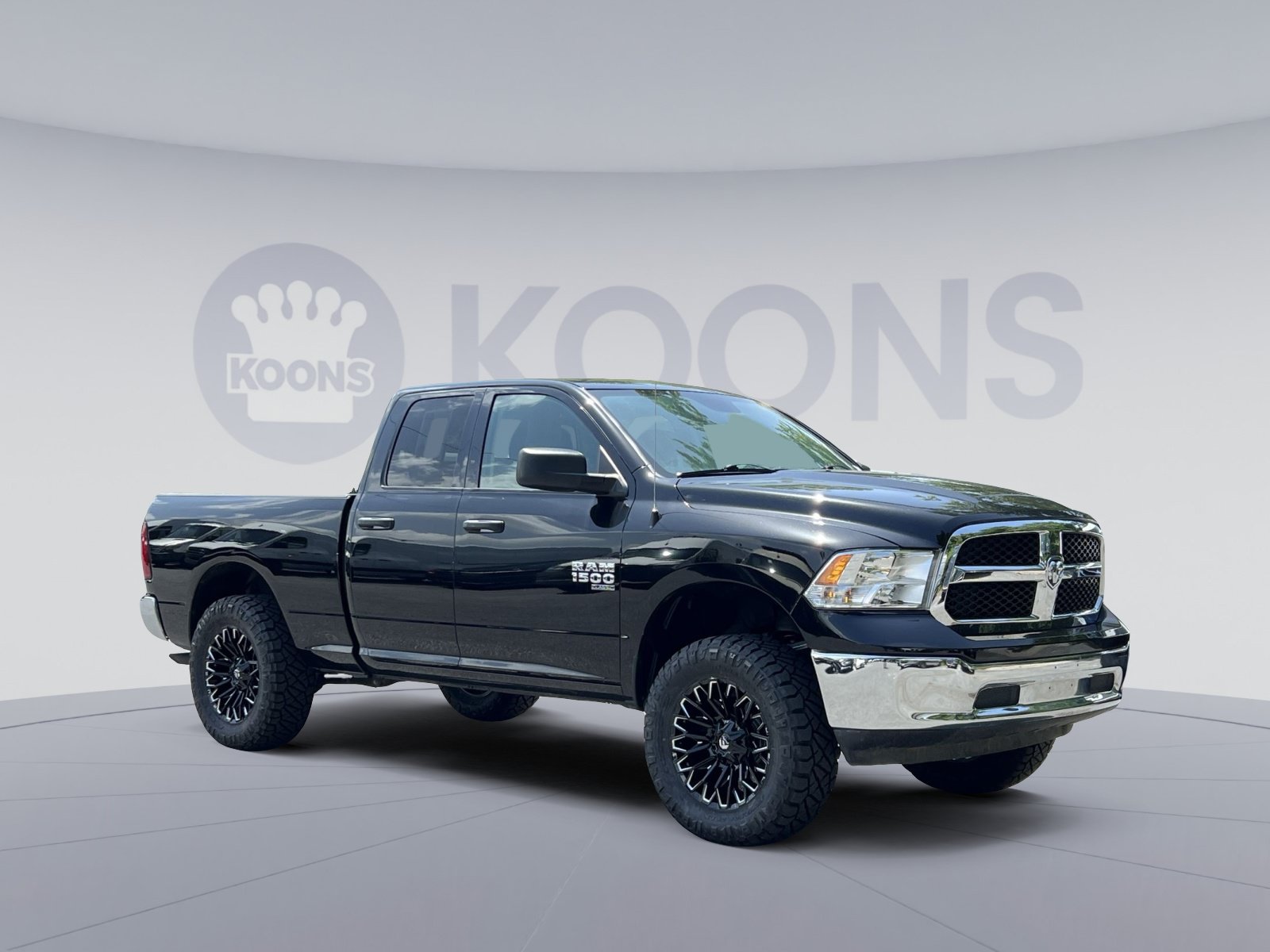 Used 2024 RAM 1500 Classic SLT AWD/4WD image 2