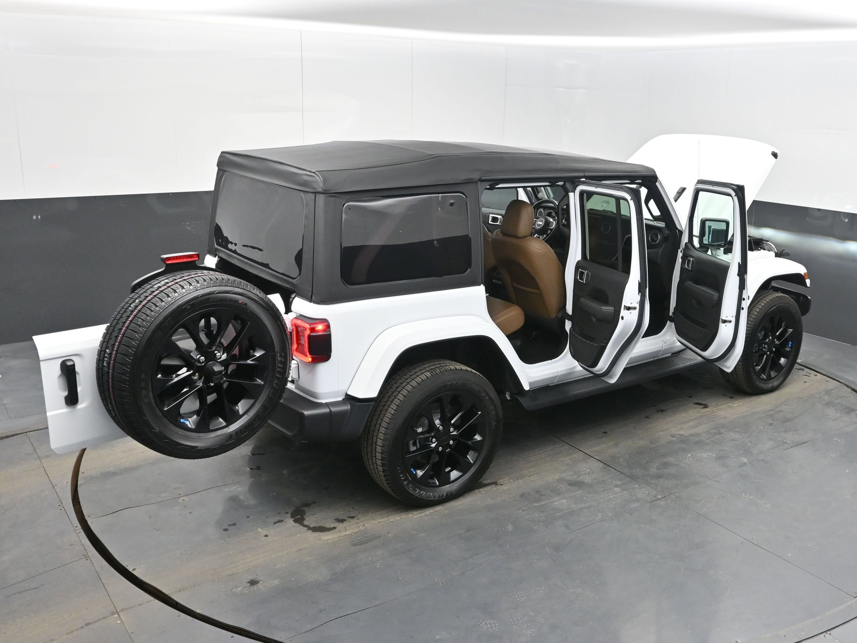 Used 2022 Jeep Wrangler Unlimited Sahara image 42