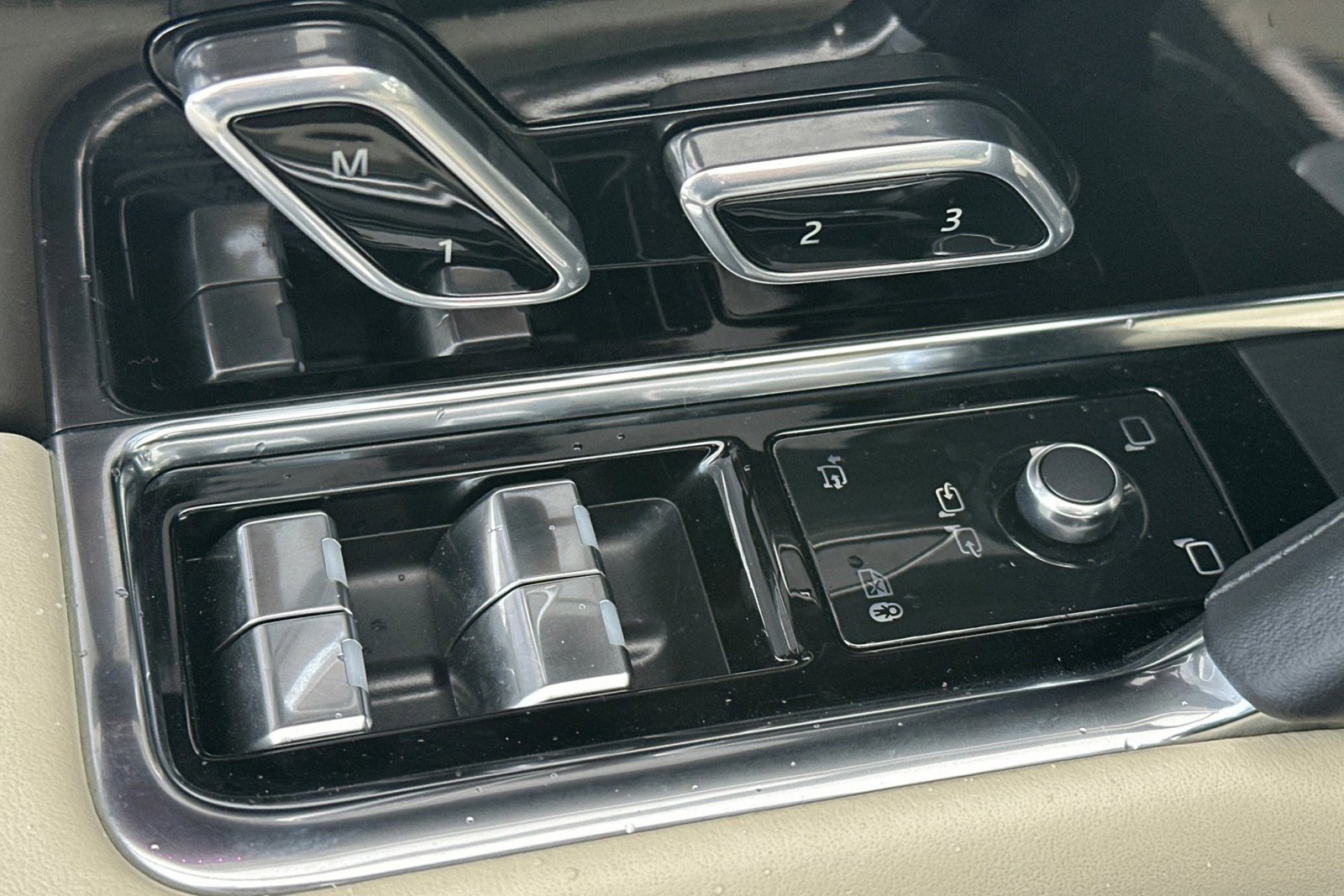 Used 2023 Land Rover Range Rover SE image 15