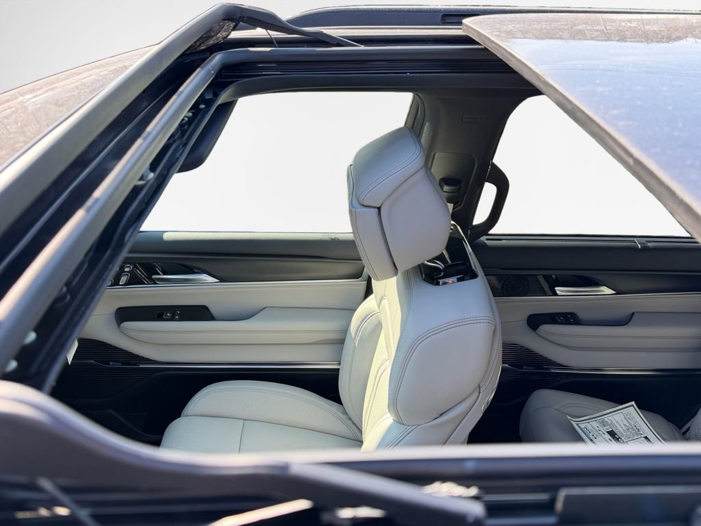 New 2026 Jeep Grand Wagoneer Summit image 13