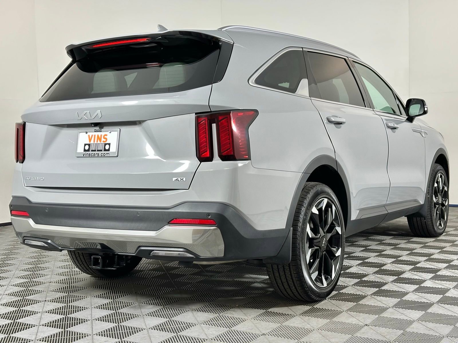 Used 2025 Kia Sorento EX w/ Panoramic Sunroof Package image 6