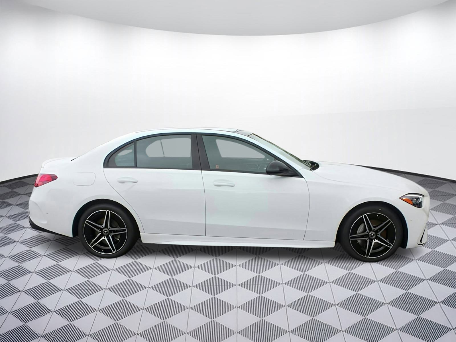 Used 2024 Mercedes-Benz C 300 Sedan image 8