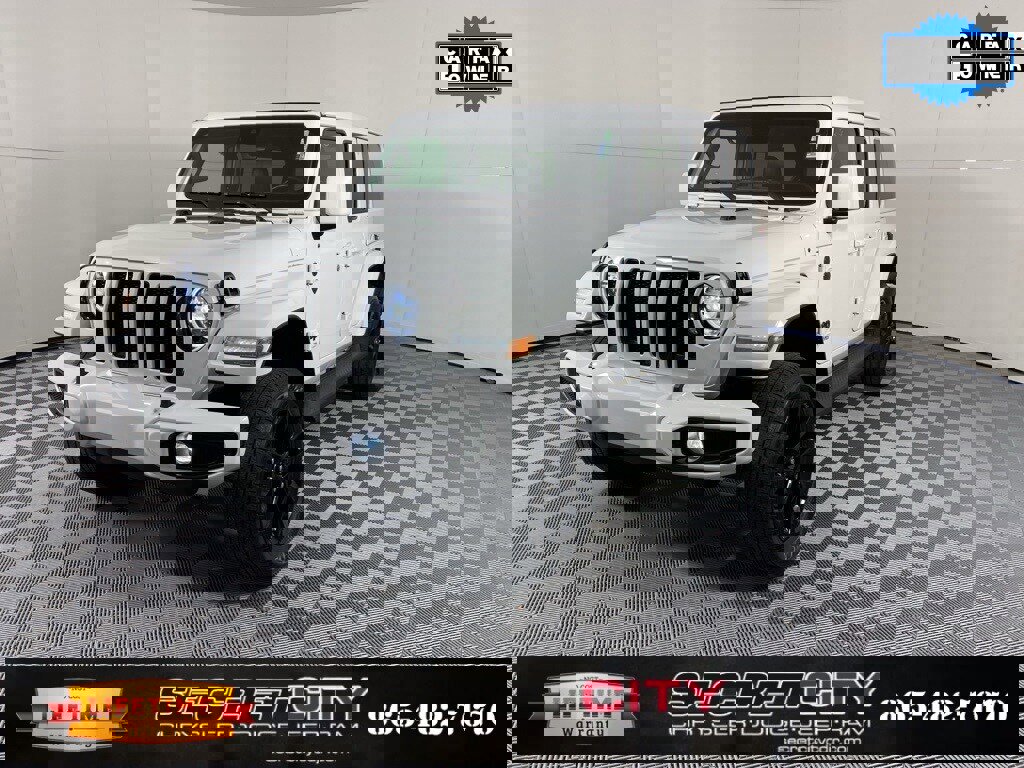 Used 2022 Jeep Wrangler Unlimited Sahara image 3