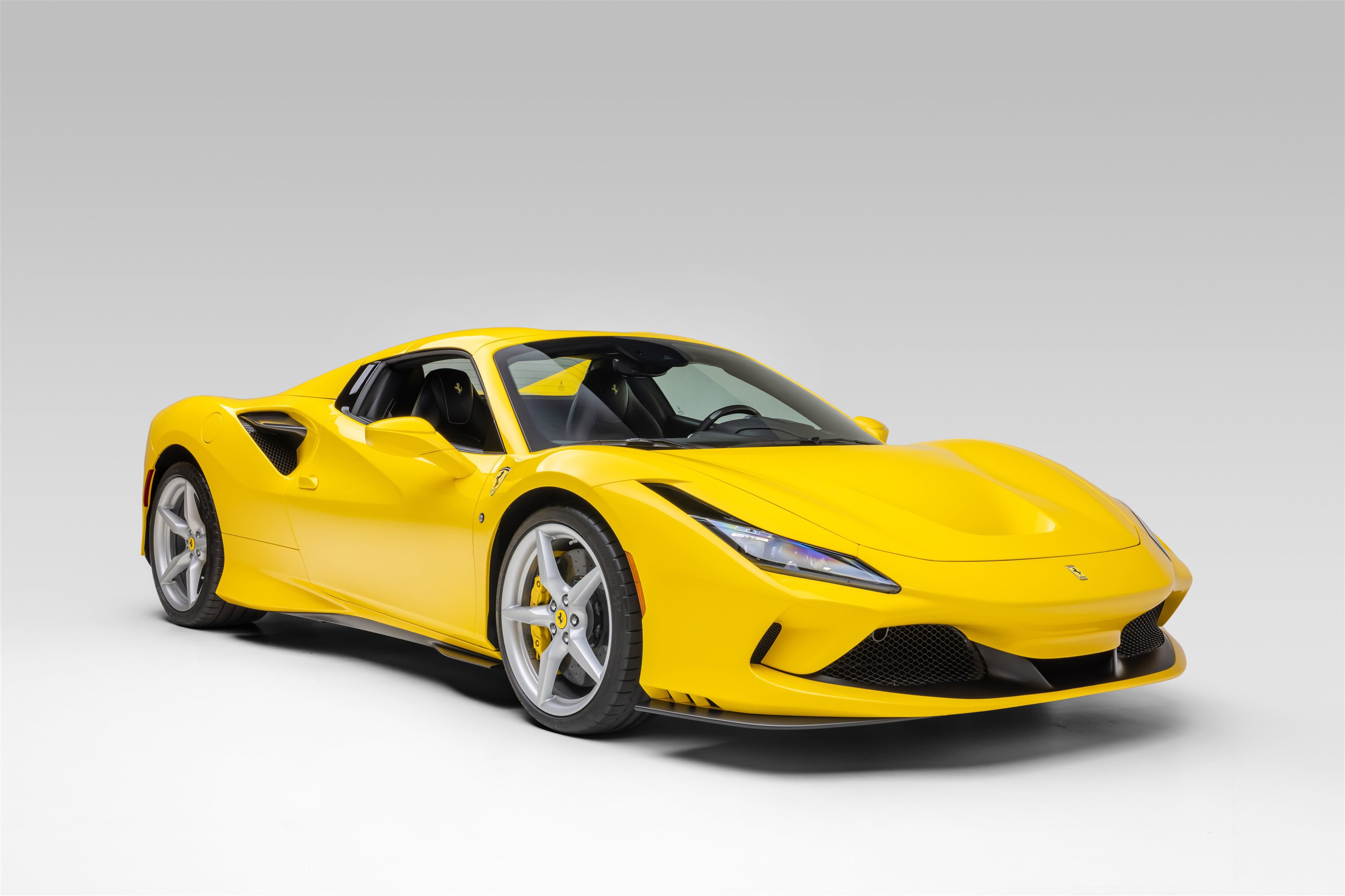 Certified 2022 Ferrari F8 Tributo RWD image 11