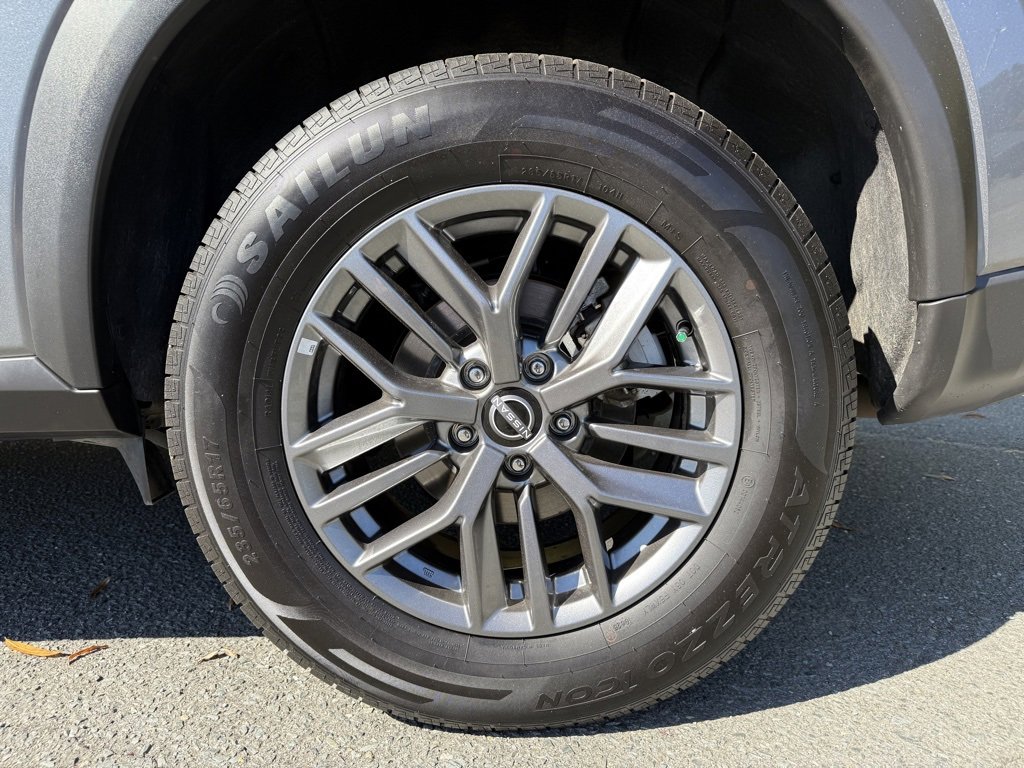 Used 2024 Nissan Rogue S image 14