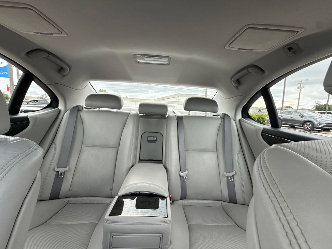 Used 2012 Lexus LS 460 w/ Comfort Pkg RWD image 42