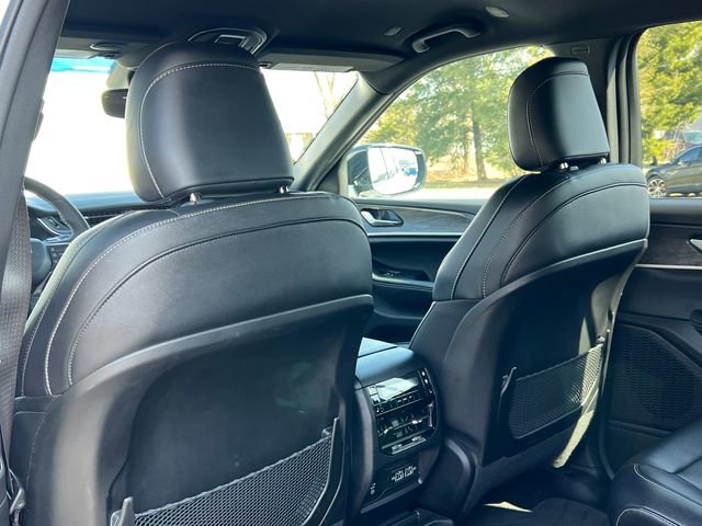 Used 2024 Jeep Grand Cherokee L Limited w/ Black Appearance Package image 40