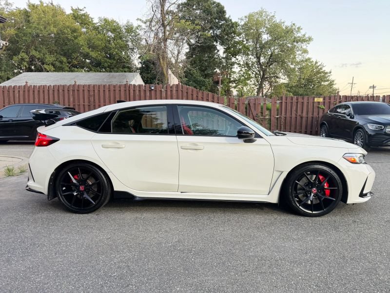 Used 2024 Honda Civic Type R image 5