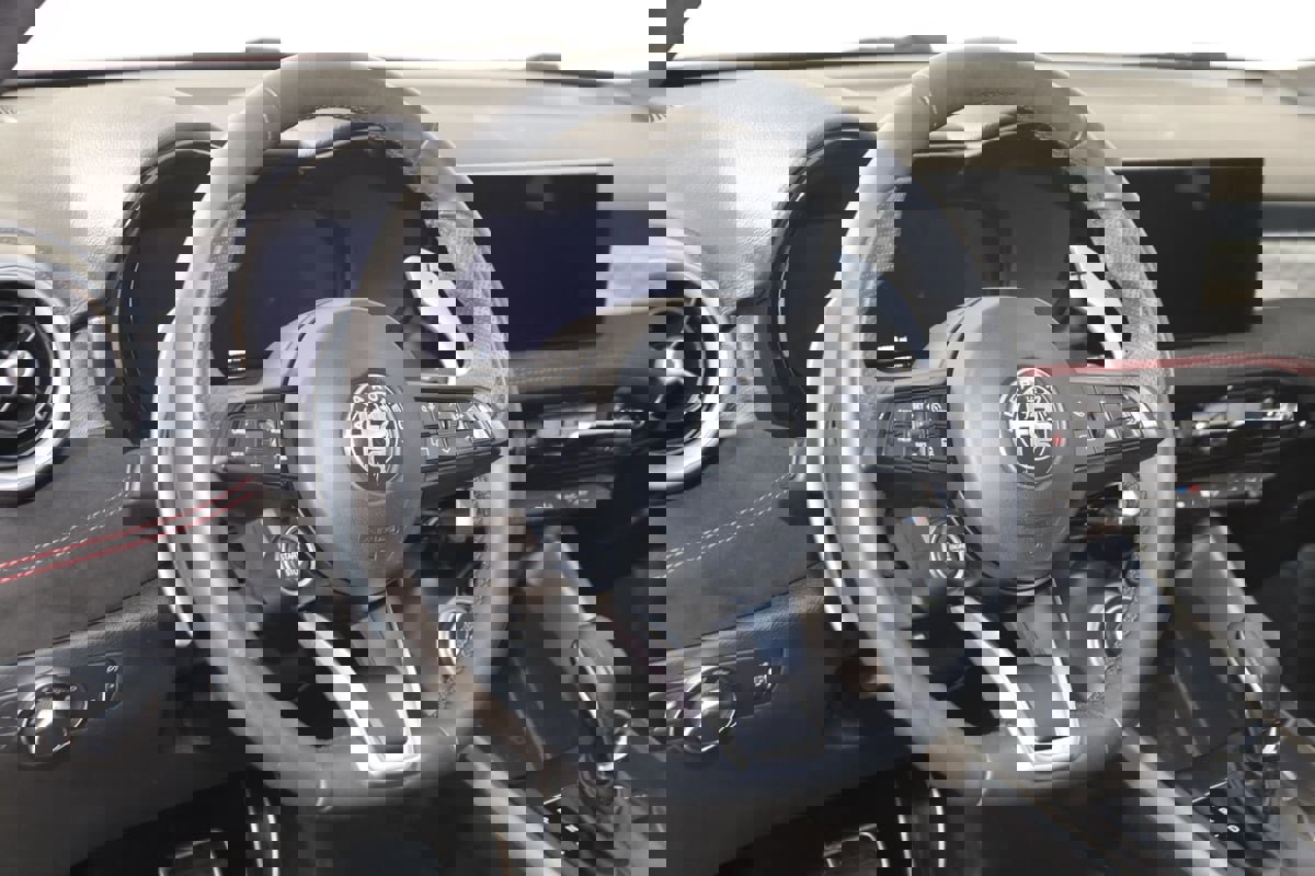 Used 2024 Alfa Romeo Tonale Veloce image 6