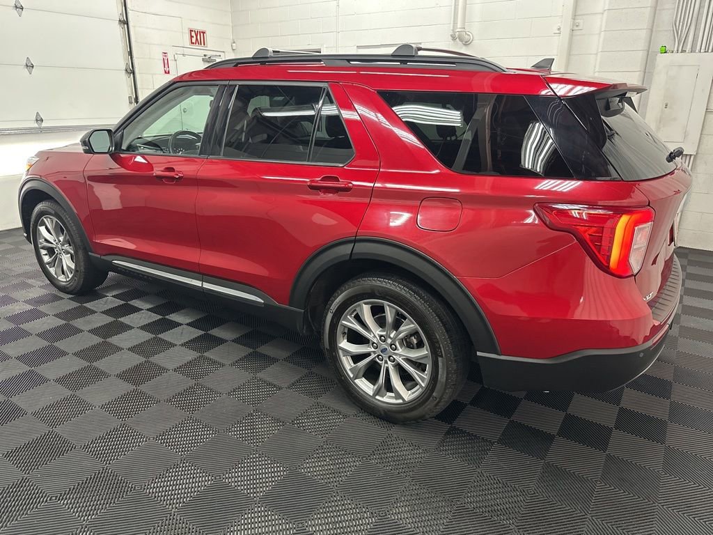 Used 2023 Ford Explorer XLT w/ Equipment Group 202A image 7