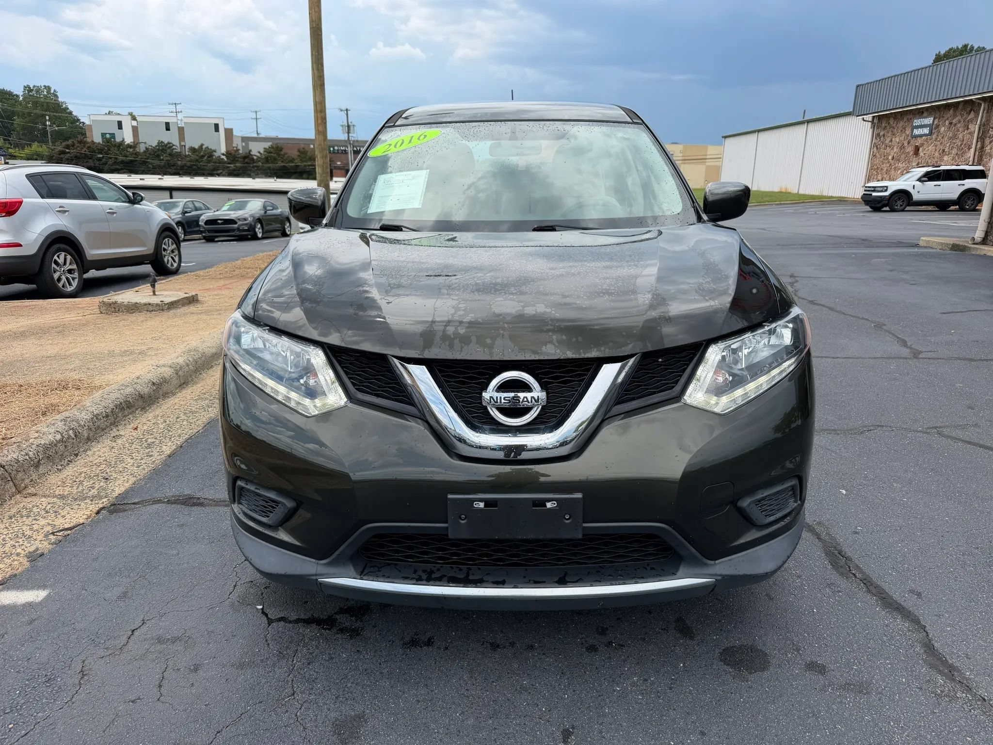 Used 2016 Nissan Rogue S FWD image 2