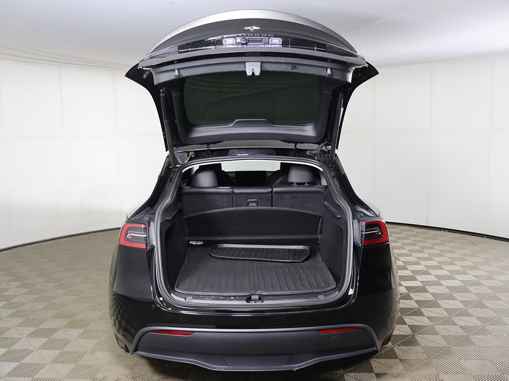 Used 2024 Tesla Model Y Performance AWD/4WD image 19