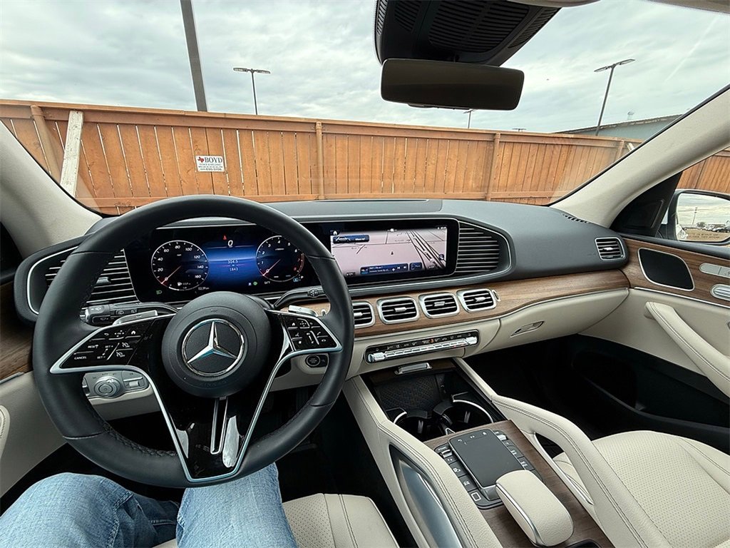 Used 2025 Mercedes-Benz GLE 350 4MATIC image 6