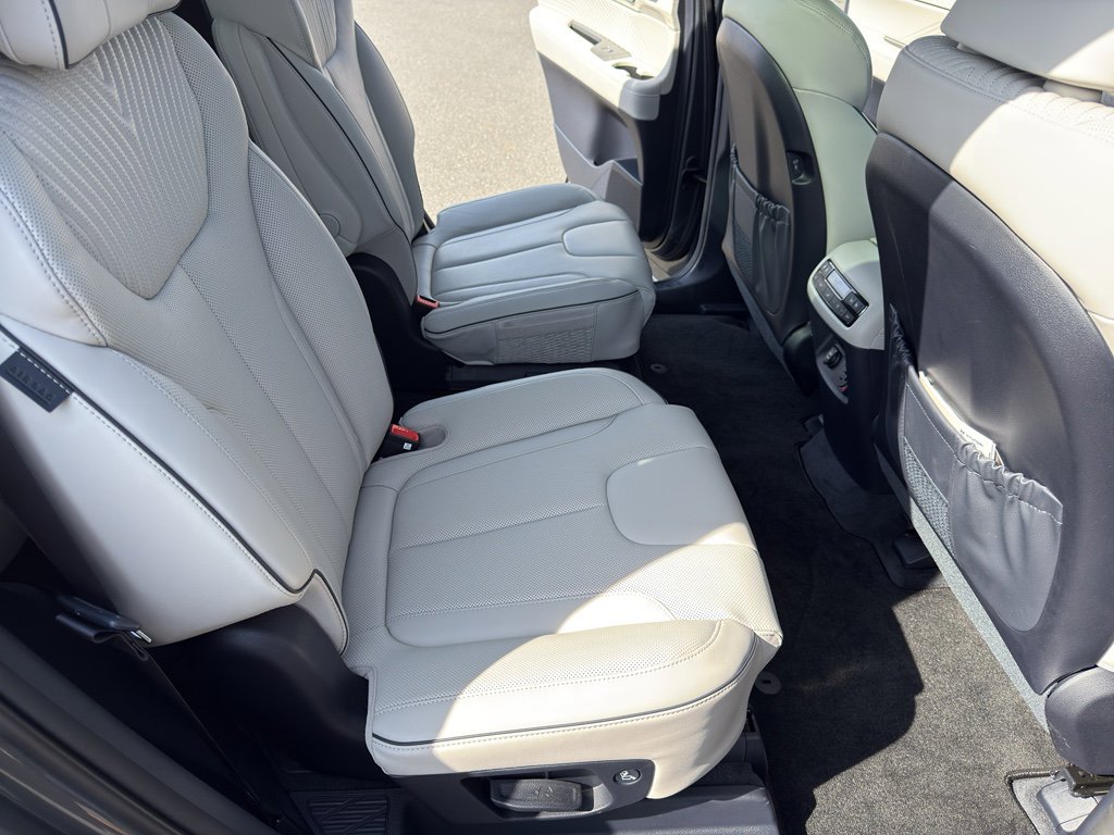 Used 2025 Hyundai Palisade Calligraphy image 31