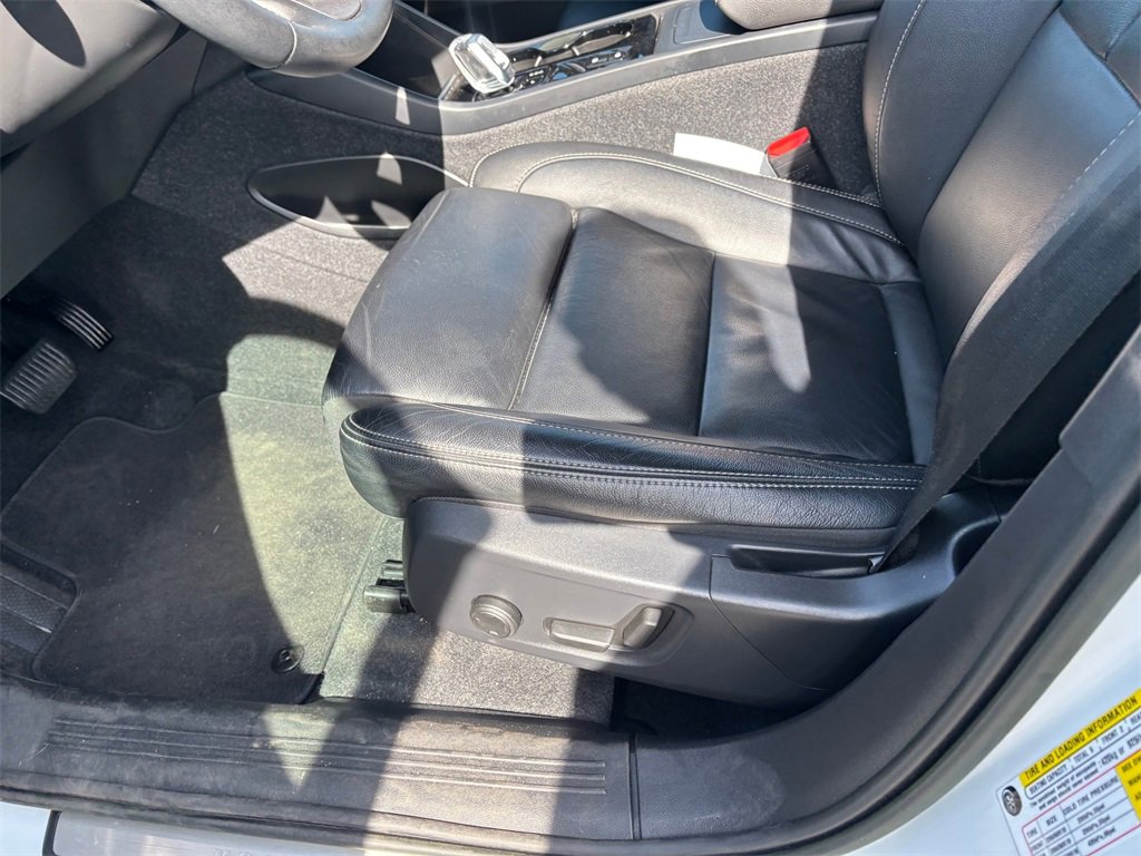 Used 2023 Volvo XC40 B5 Plus w/ Protection Package Premier image 22