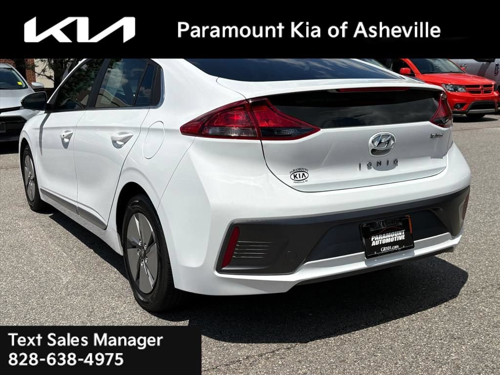 Used 2022 Hyundai Ioniq SE FWD image 4