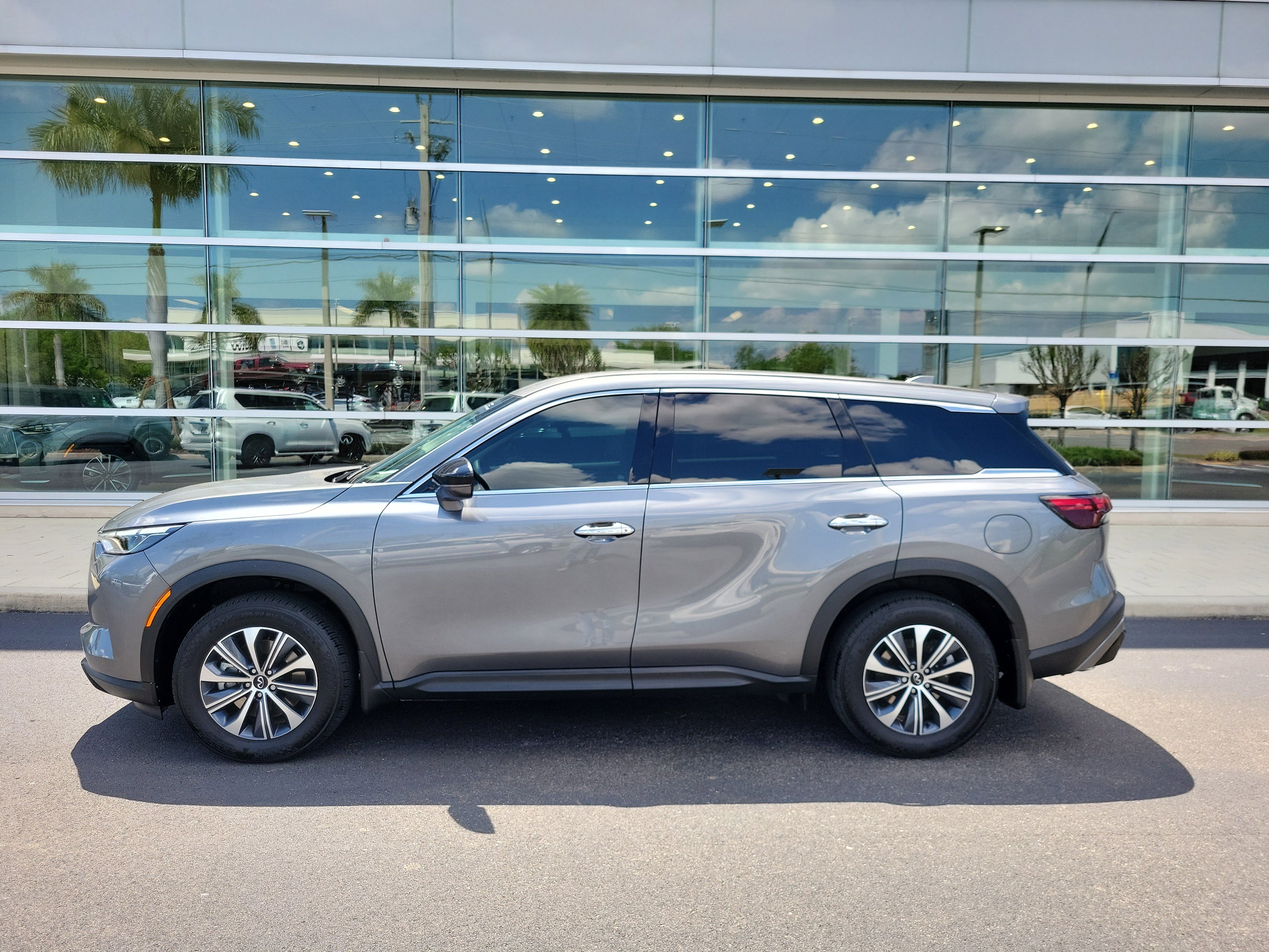 Certified 2025 INFINITI QX60 Pure image 7