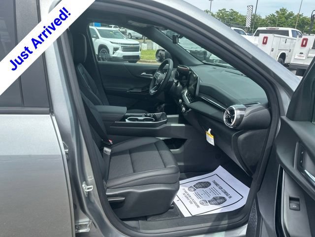 New 2026 Chevrolet Equinox LT w/ Convenience Package II FWD image 32