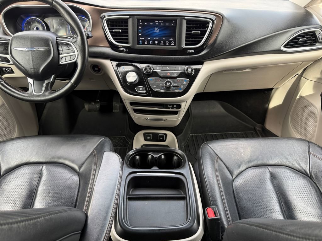Certified 2019 Chrysler Pacifica Touring-L image 10