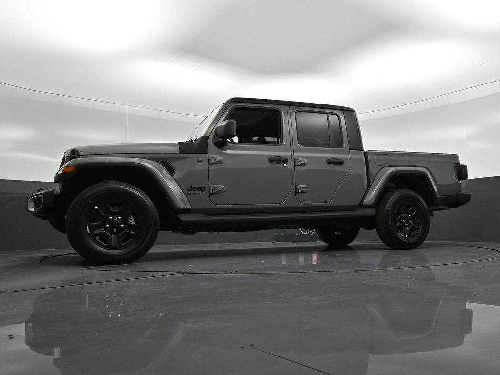 Used 2022 Jeep Gladiator Sport AWD/4WD image 31