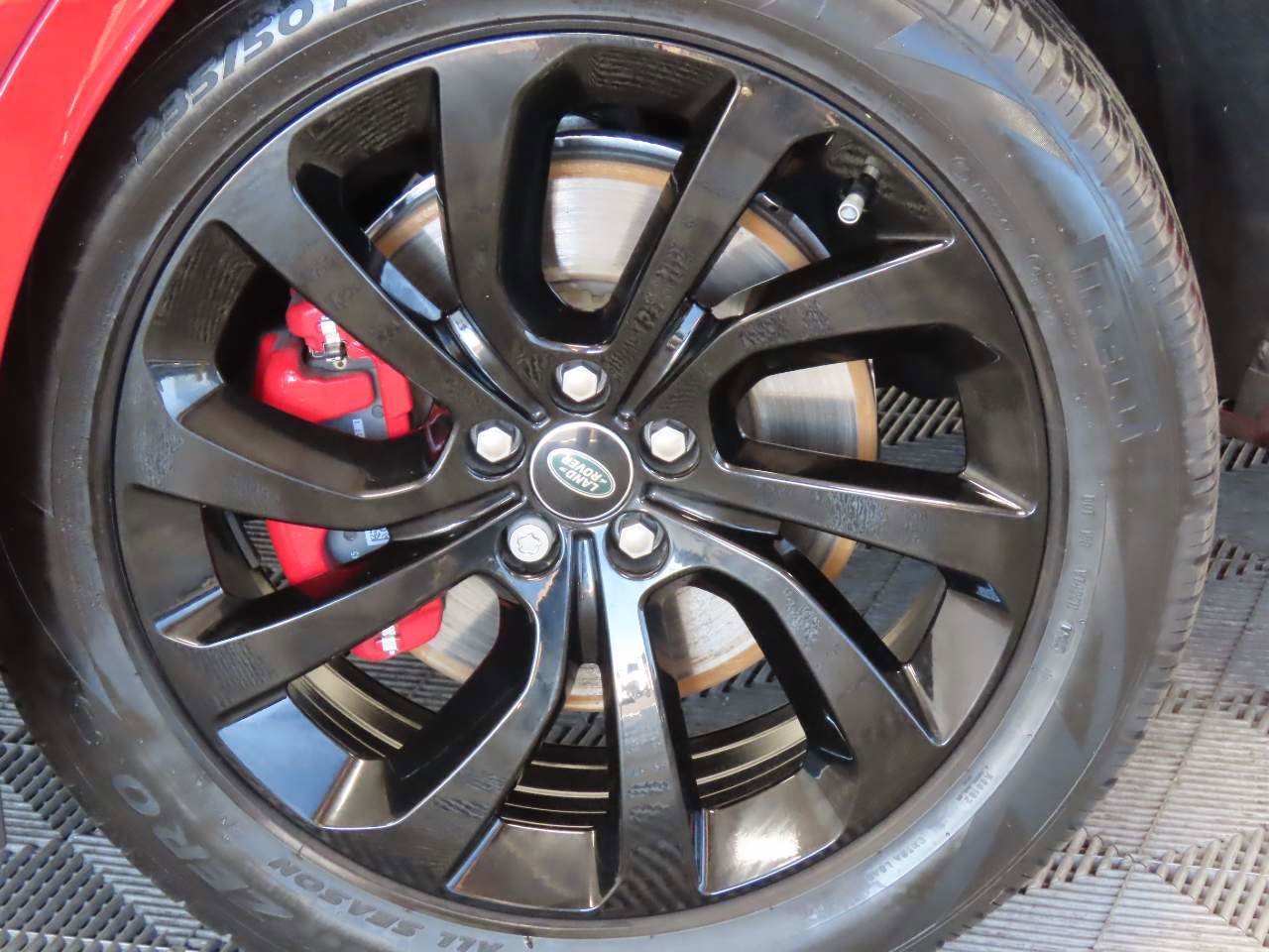 Used 2023 Land Rover Discovery Sport SE R-Dynamic image 7