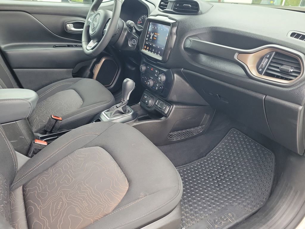 Used 2023 Jeep Renegade Latitude image 35