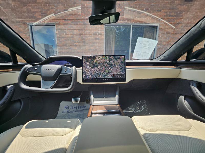 Used 2022 Tesla Model S AWD/4WD image 38