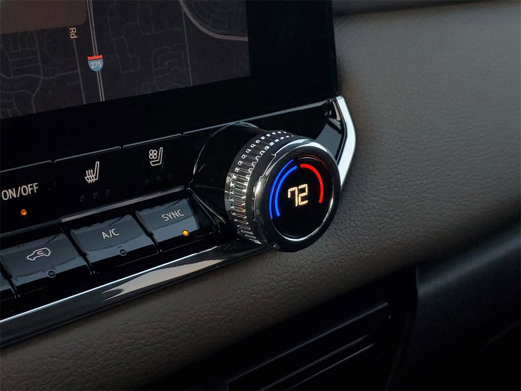 Used 2025 GMC Canyon Denali image 22