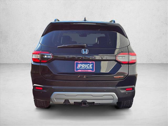 Used 2025 Honda Pilot TrailSport image 6