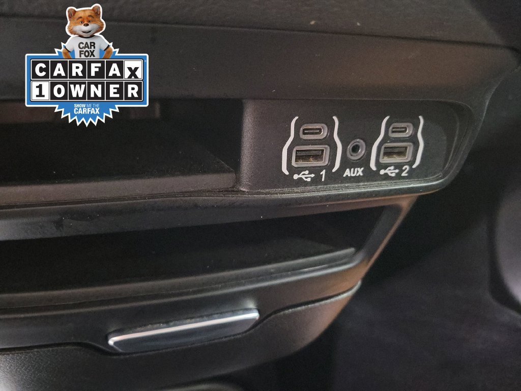 Used 2023 Chrysler Pacifica Touring FWD image 21