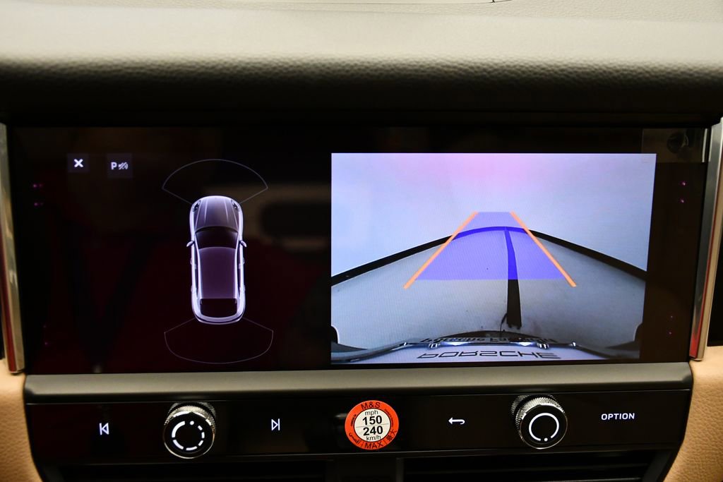 Certified 2025 Porsche Macan image 31