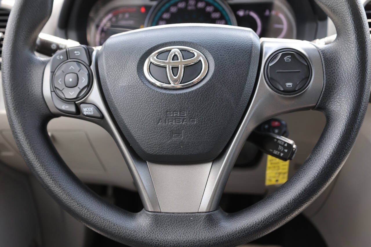 Used 2013 Toyota Venza LE AWD/4WD image 17