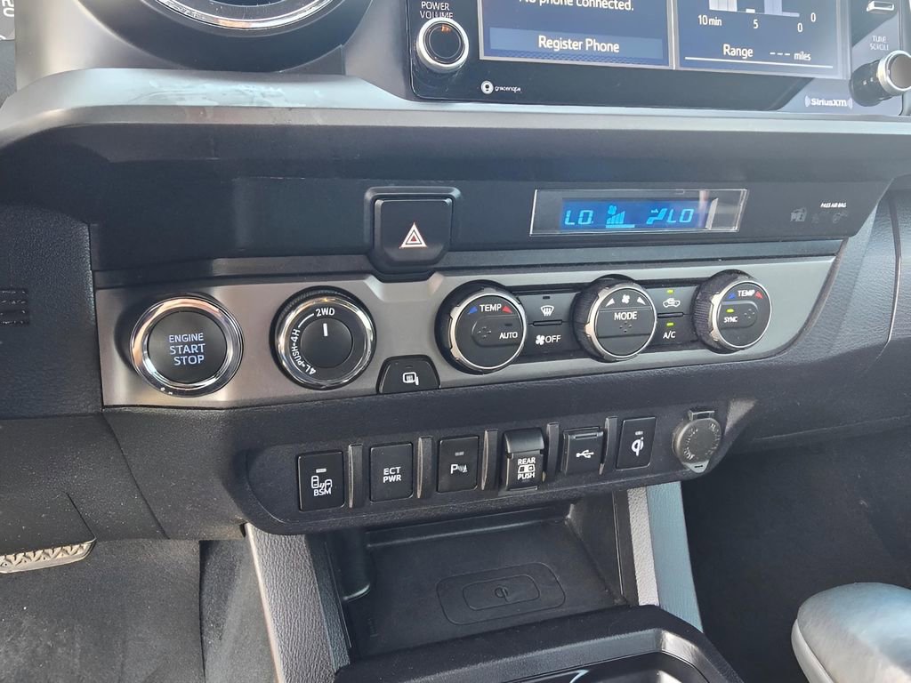 Used 2021 Toyota Tacoma TRD Sport w/ Technology Package AWD/4WD image 17