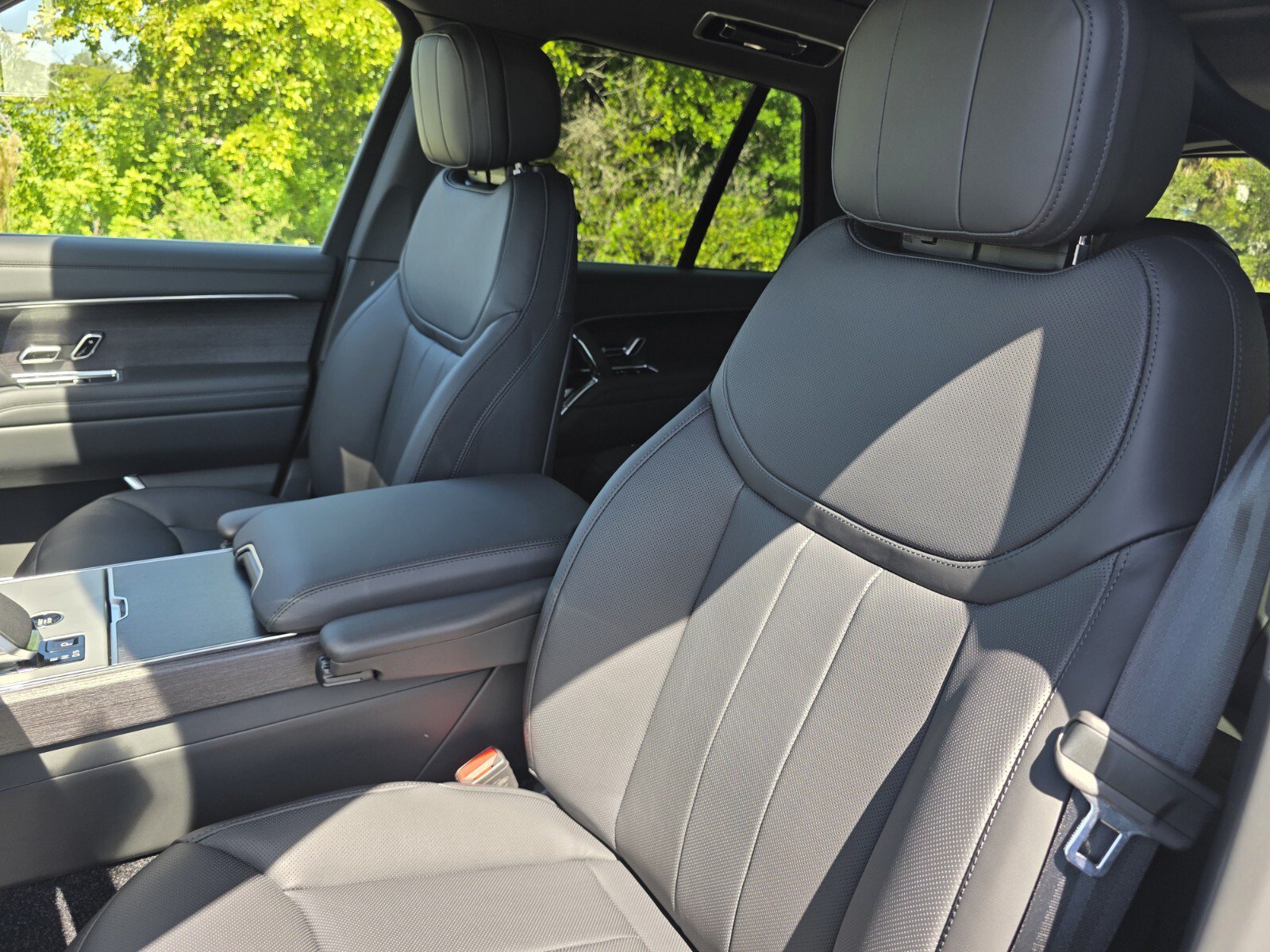 New 2026 Land Rover Range Rover SE AWD/4WD image 11
