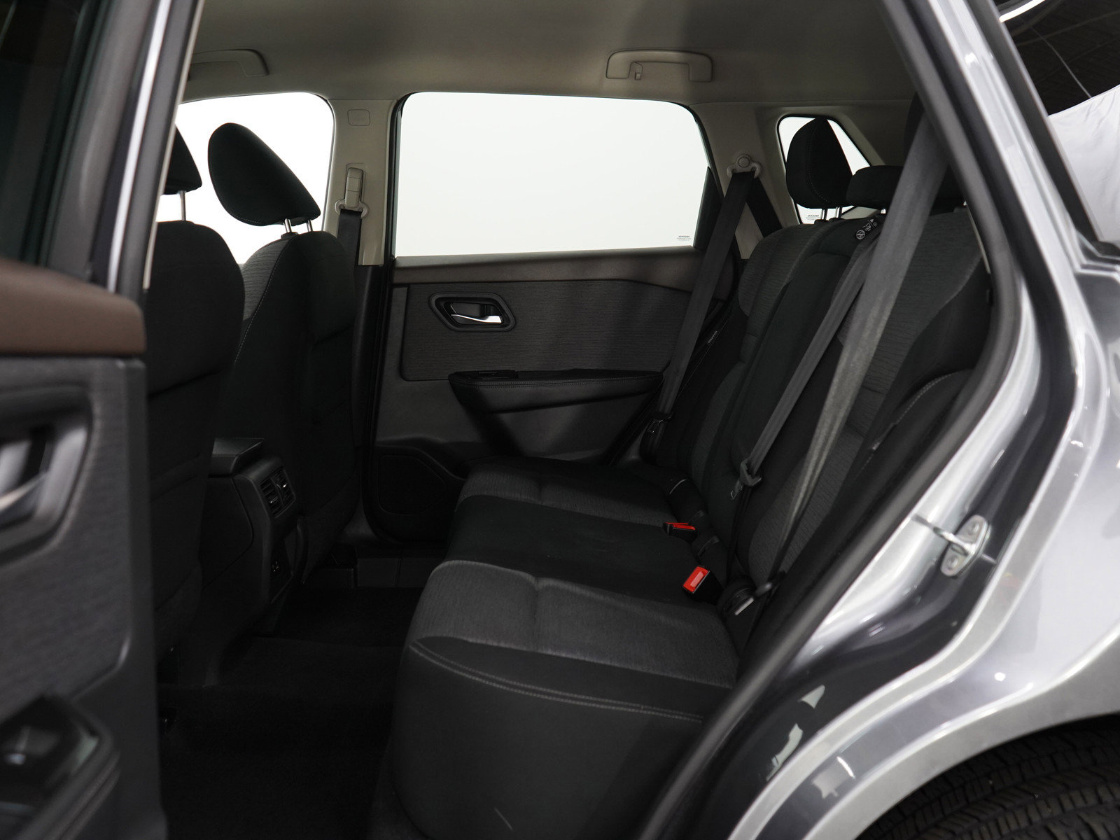 Used 2021 Nissan Rogue SV image 16