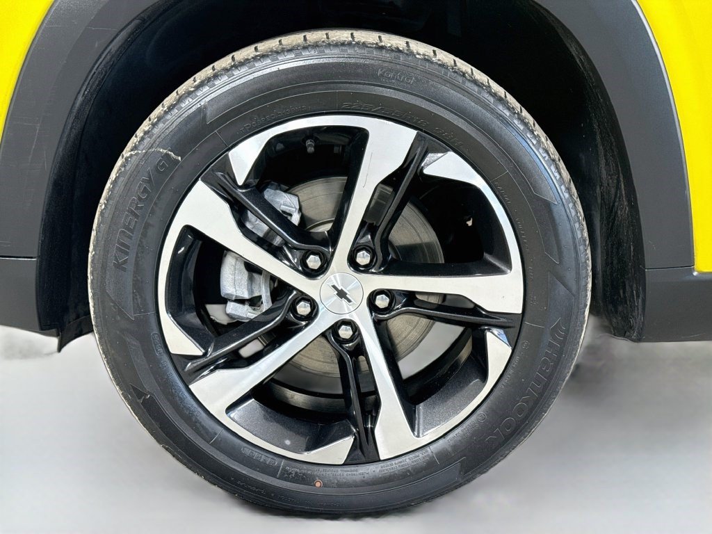 Used 2024 Chevrolet Trax RS FWD image 36