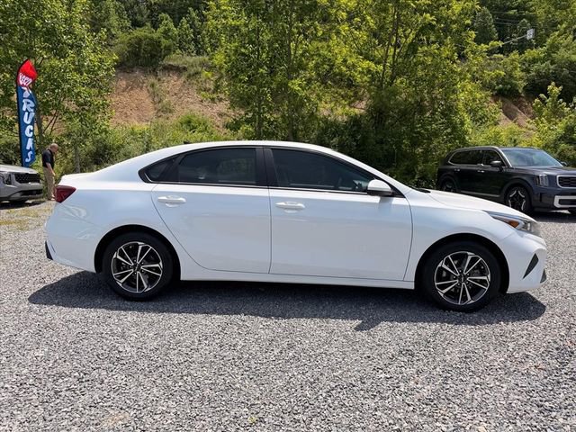 Used 2022 Kia Forte LXS FWD image 16