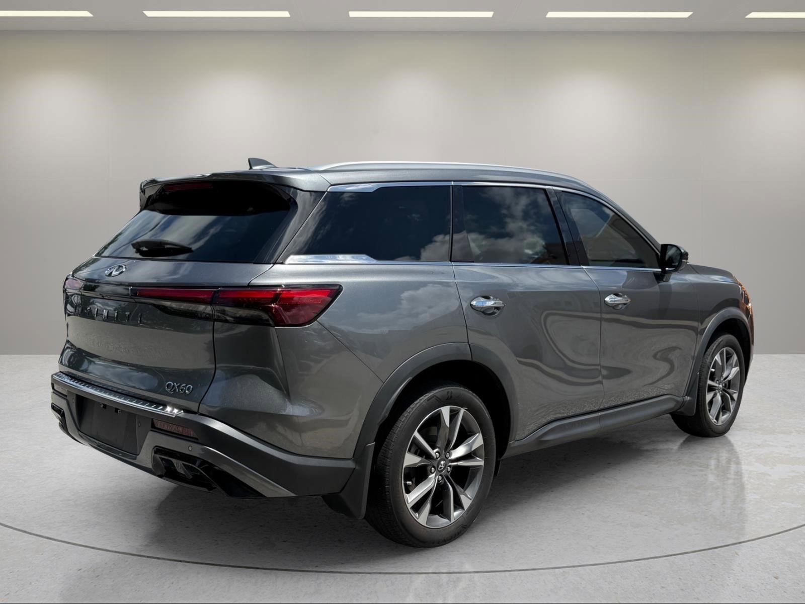 Used 2023 INFINITI QX60 Luxe FWD image 5
