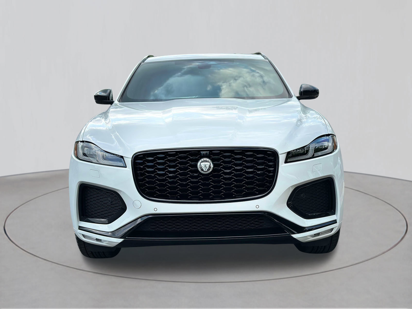 New 2026 Jaguar F-PACE R-Dynamic S image 2