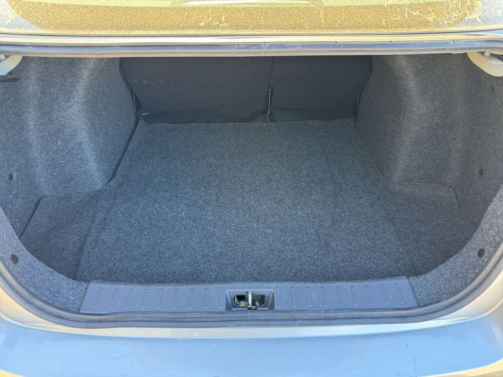 Used 2025 Nissan Versa SV image 27