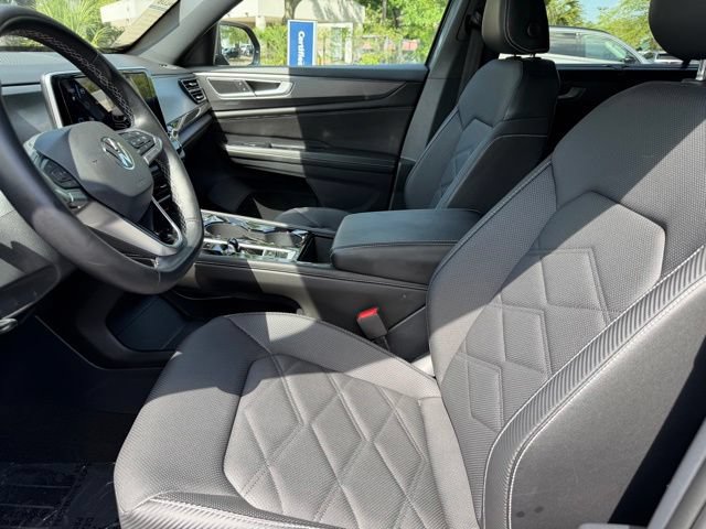 Used 2025 Volkswagen Atlas Cross Sport SE AWD/4WD image 19