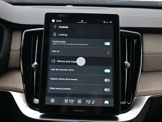 New 2026 Volvo XC90 B6 Plus w/ Protection Package Premier image 18