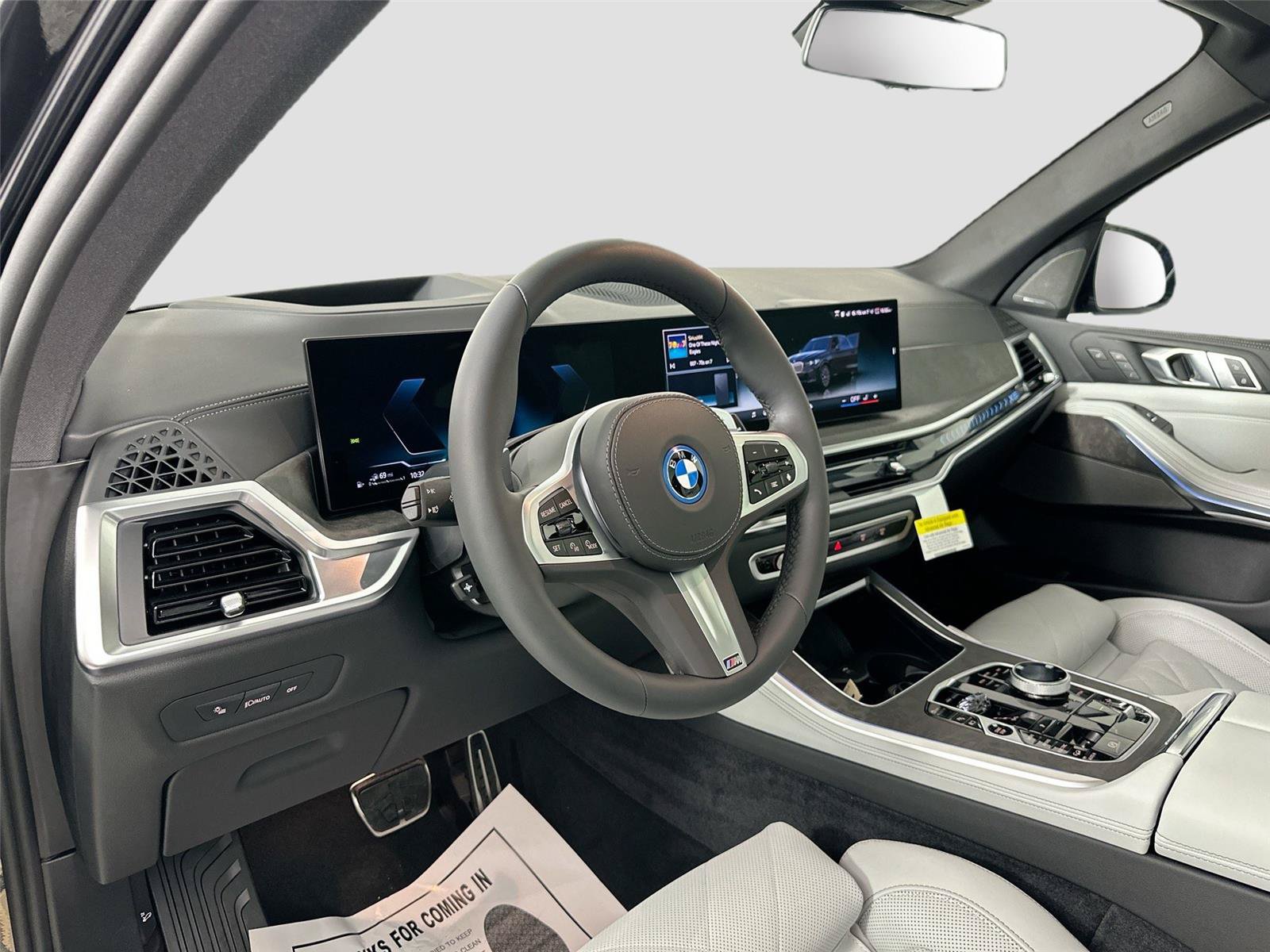 Used 2026 BMW X5 xDrive50e AWD/4WD image 18