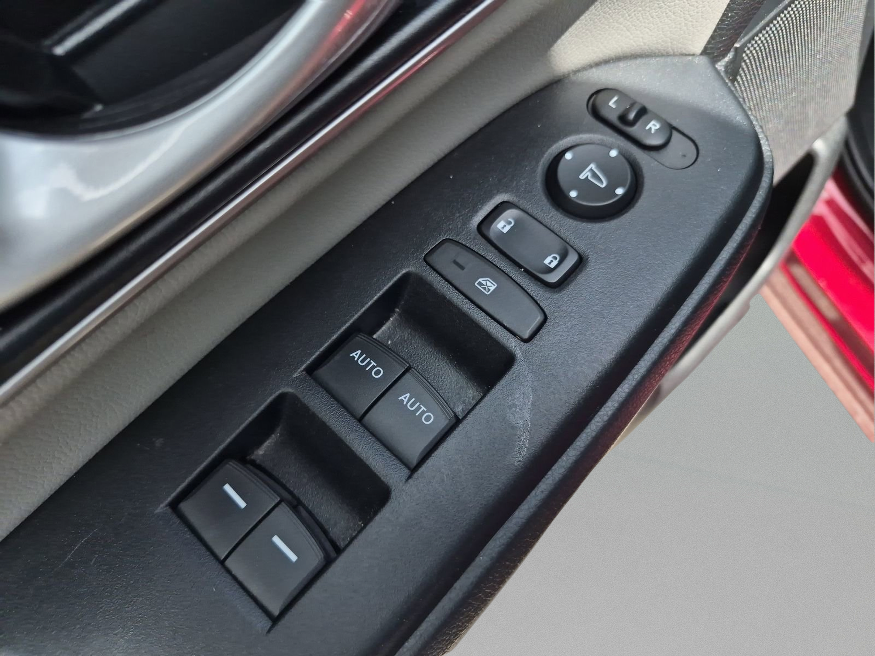 Used 2022 Honda CR-V Touring image 16