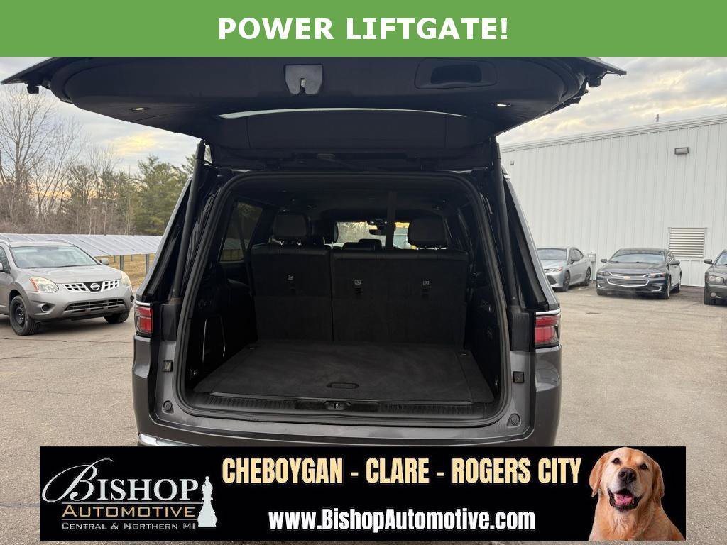Used 2024 Jeep Wagoneer L Series III w/ Flexible Seating Group image 13