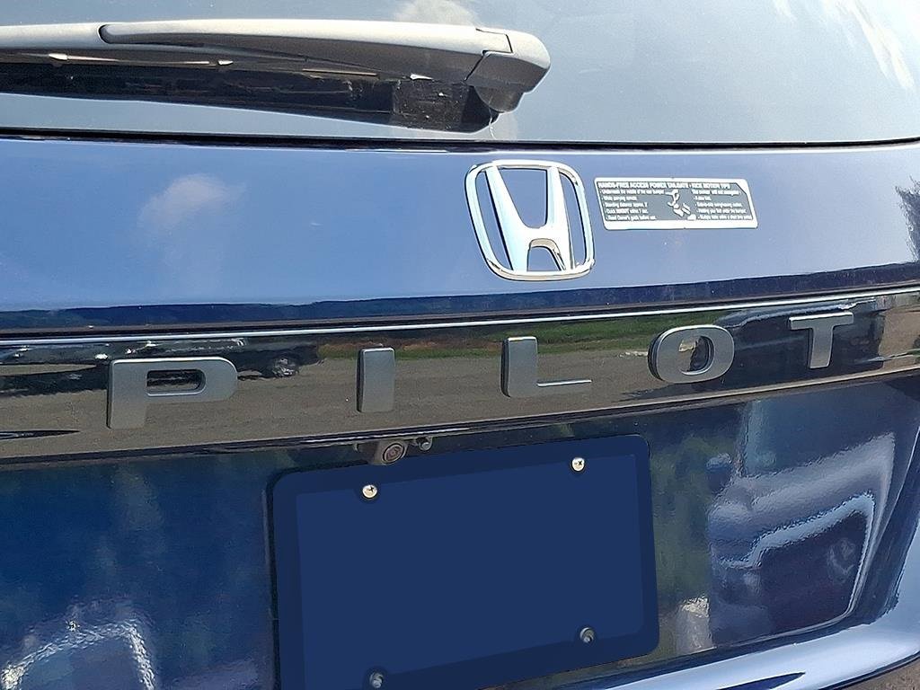New 2025 Honda Pilot Touring image 5